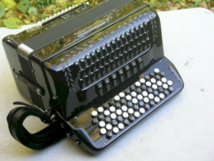 Akkordeon Knopfakkordeon Bugari Armando C Griff 72 Bässe 