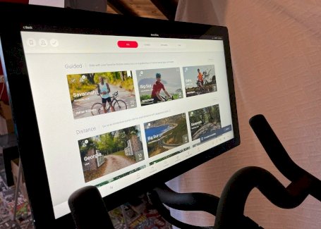 Peloton Bike + Bildschirm