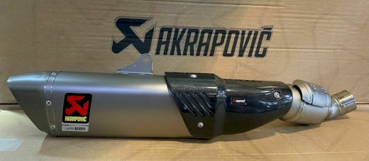 Akrapovic Slip On Titan RSV4RR+RF