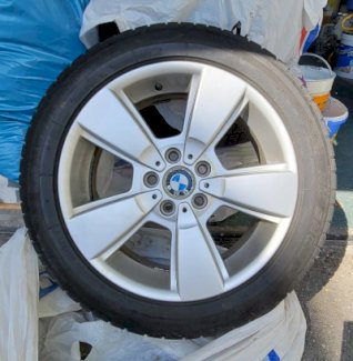 BMW X3 E83 2006 original Felgen mit Winterreifen 235/50 18 Zoll - Gratis-inserat.com