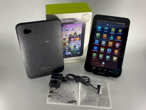 Rares Samsung Tablet GT-P1000 mit Netzteil, Dock & Etui