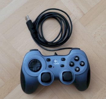 Logitech Rumblepad 2 - PC Gamepad/Controller - Gratis-inserat.com