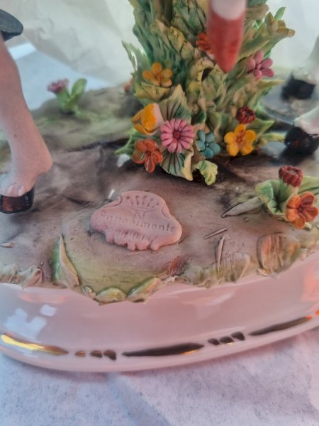 Verkaufe Porzellanfigur Dame auf Pferd 