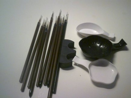 Pinsel mit zwei farbschälchen - Gratis-inserat.com