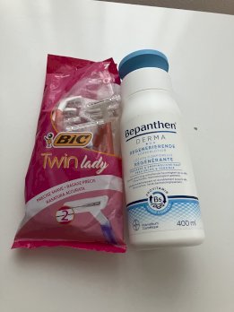 Bepanthen und rasierklinge