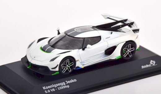 NEU: Koenigsegg Jesko seit 2021 weiss met. / grau / schwarz /grün 1:43