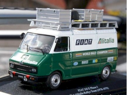 NEU: Fiat 242 Van Alitalia Lancia Rallye Service 1974 grün / weiss /