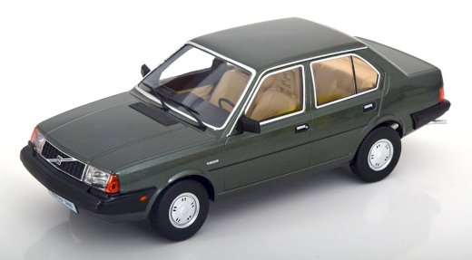 NEU: Volvo 340 Limousine Phase IV 1985-1989 dunkelgrün met. /
