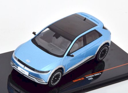 NEU: Hyundai Ioniq 5 seit 2021 hellblau met. / silber met.  1:43 von IXO