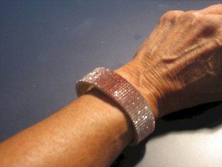 GUESS Glitzer-Armband + Perlen-Kette - Gratis-inserat.com