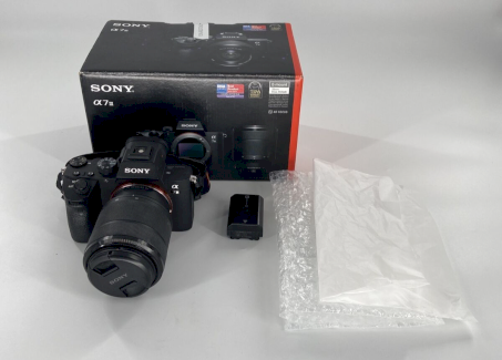 Sony Alpha A7 III 24,2 MP – schwarzes Kit mit FE 28–70 