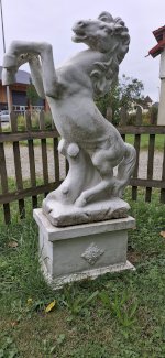 Pferd Betonskulptur