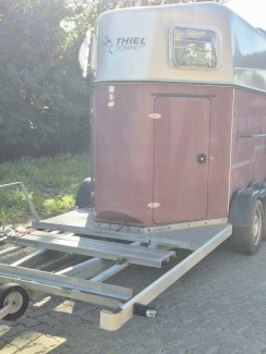 Pferdeanhänger mit Kutschenplattform - Gratis-inserat.com