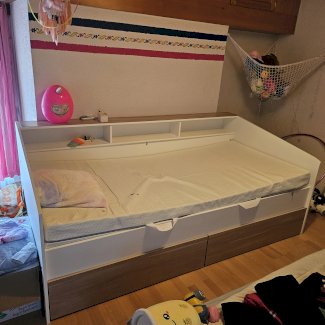 Kompletes bett ohne Matratze 
